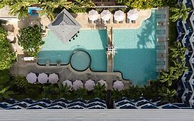 ภูเก็ต ไอส์แลนด์ วิว รีสอร์ต (มาตรฐาน Sha เอ็กซ์ตร้า พลัส)